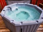 Holly Hill Ocoee River area cabin rental- hot tub